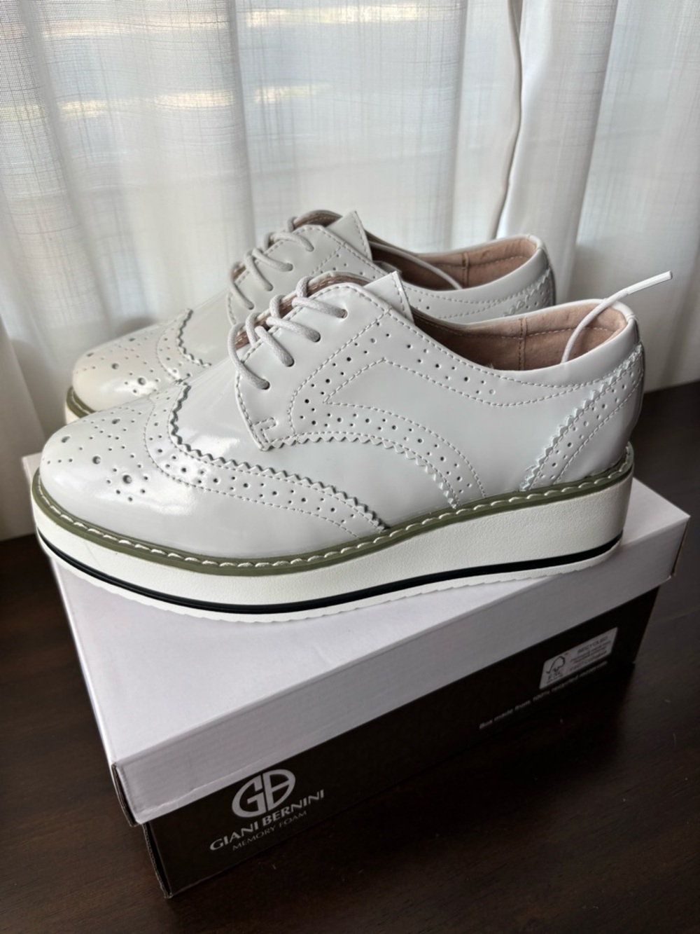 Giani Bernini | White Patent Platform Oxfords